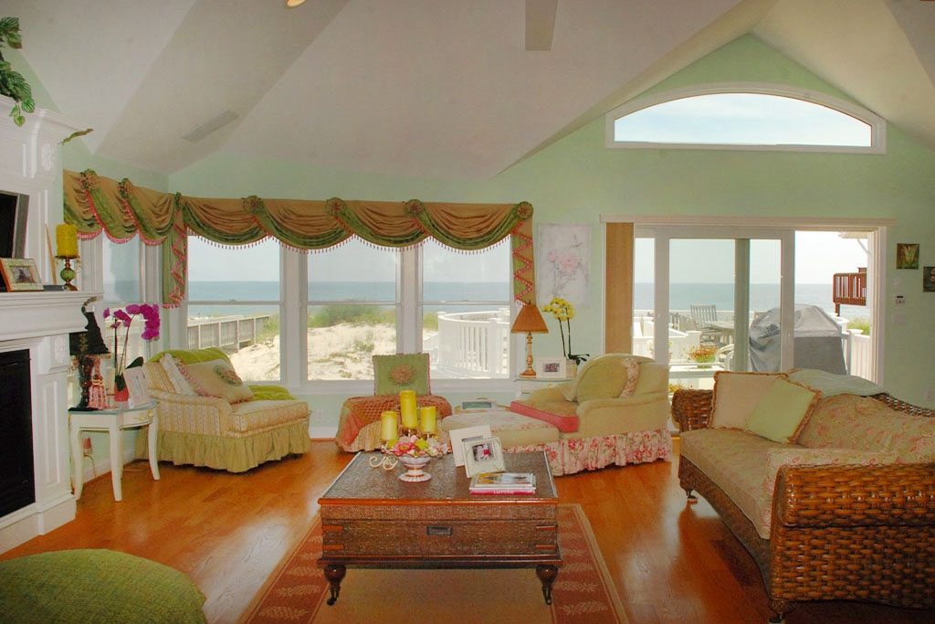 Upper Area Living Area