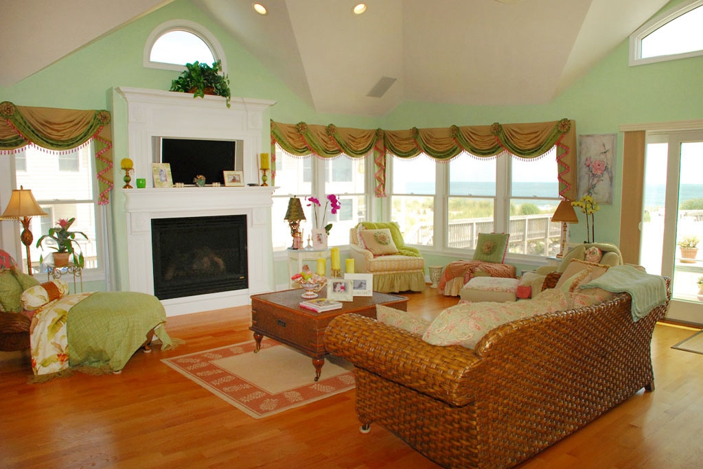 Upper Level Living Area