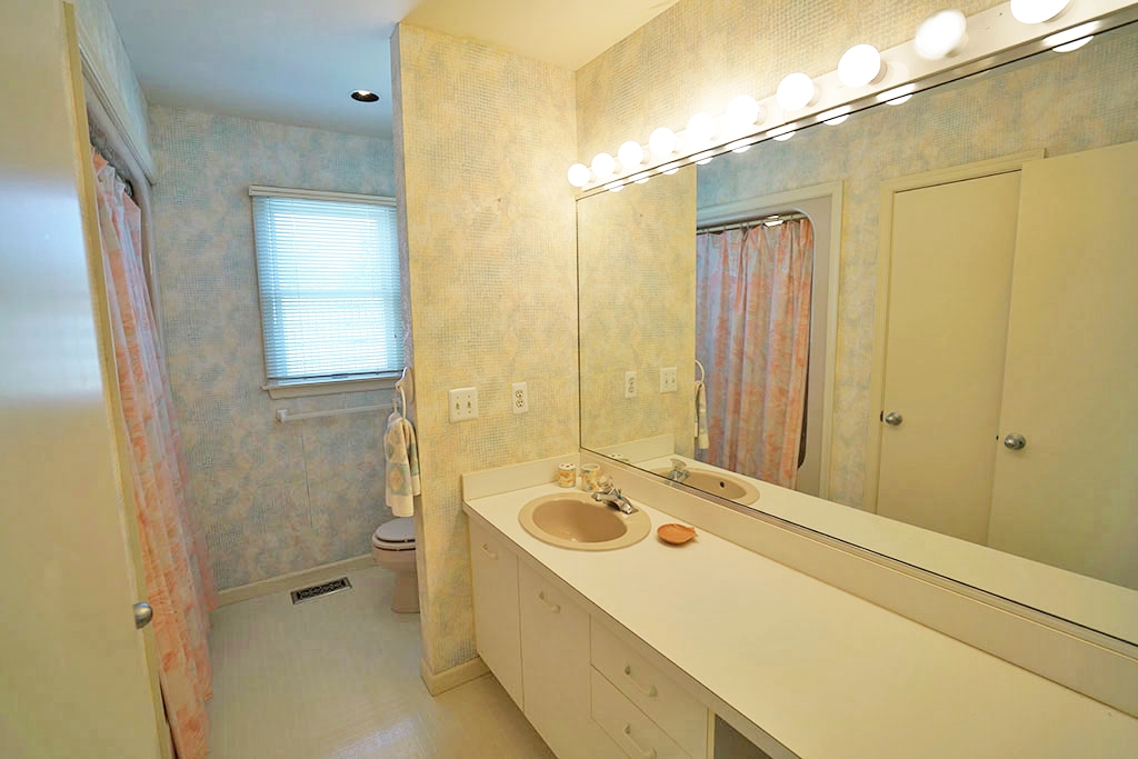 130-A Long Beach Blvd.