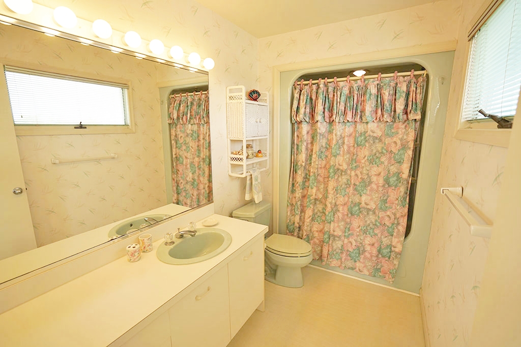 130-A Long Beach Blvd.