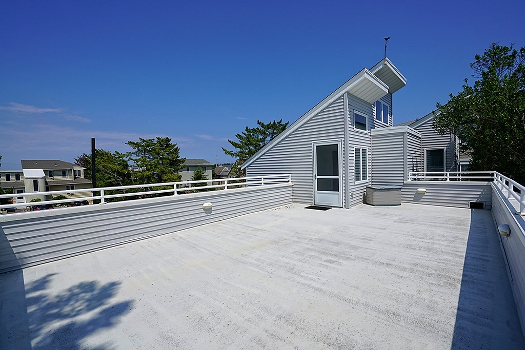18 Warwick Avenue, Harvey Cedars NJ Joy Luedtke Real Estate, LLC