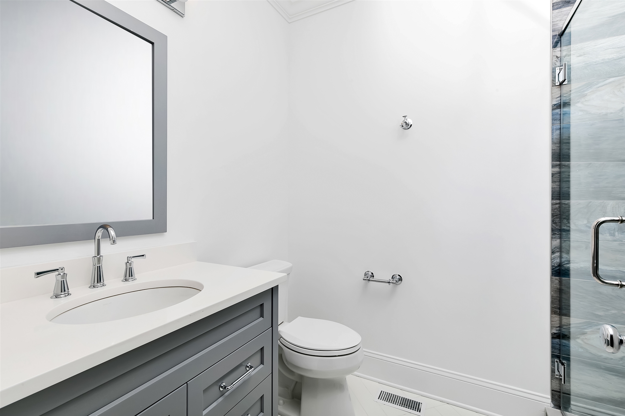 157-C Long Beach Blvd.