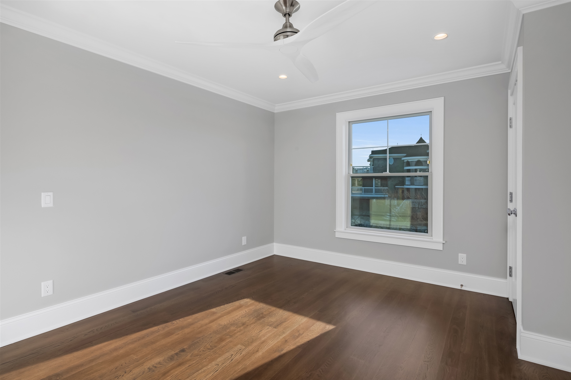 157-C Long Beach Blvd.