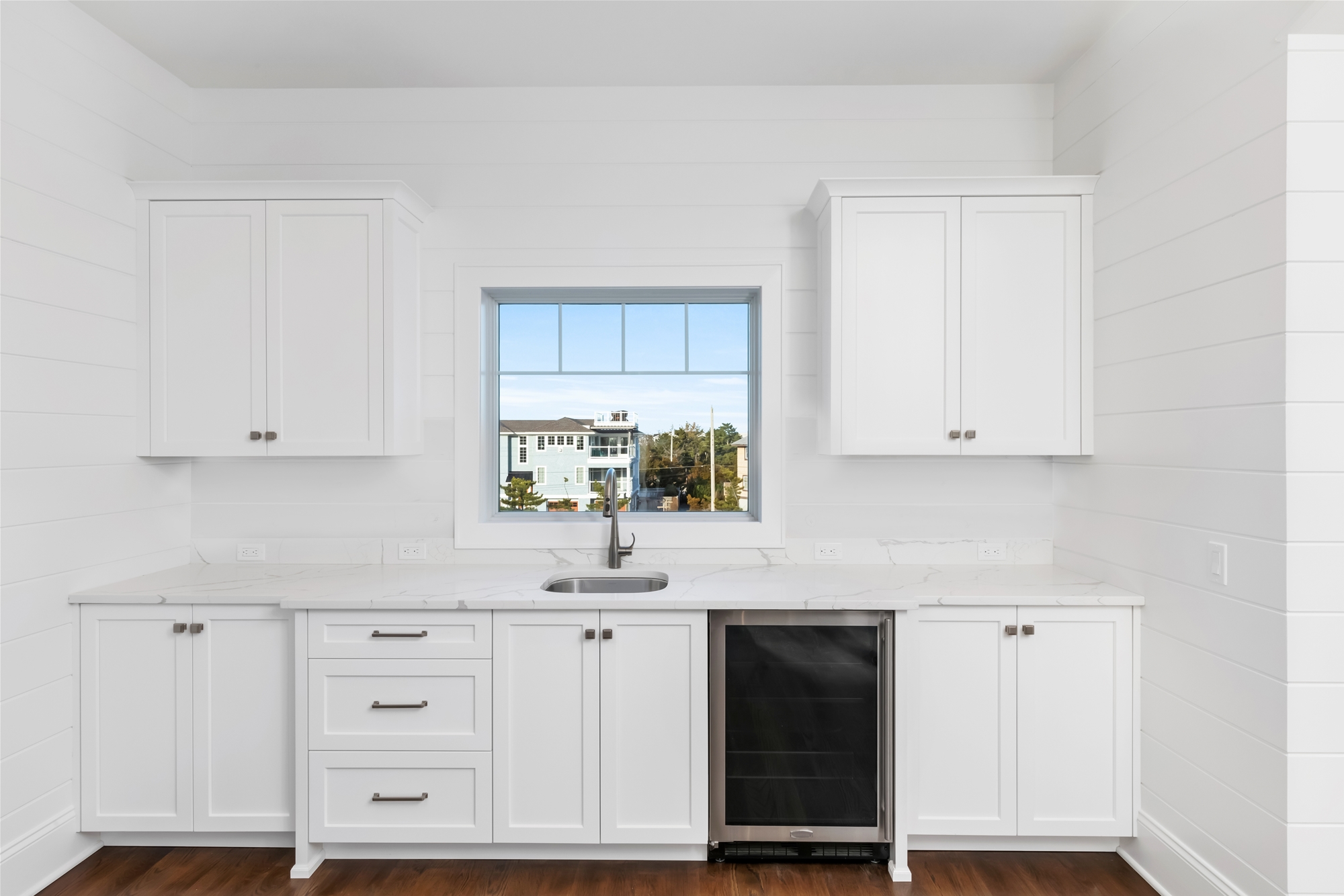 157-C Long Beach Blvd.