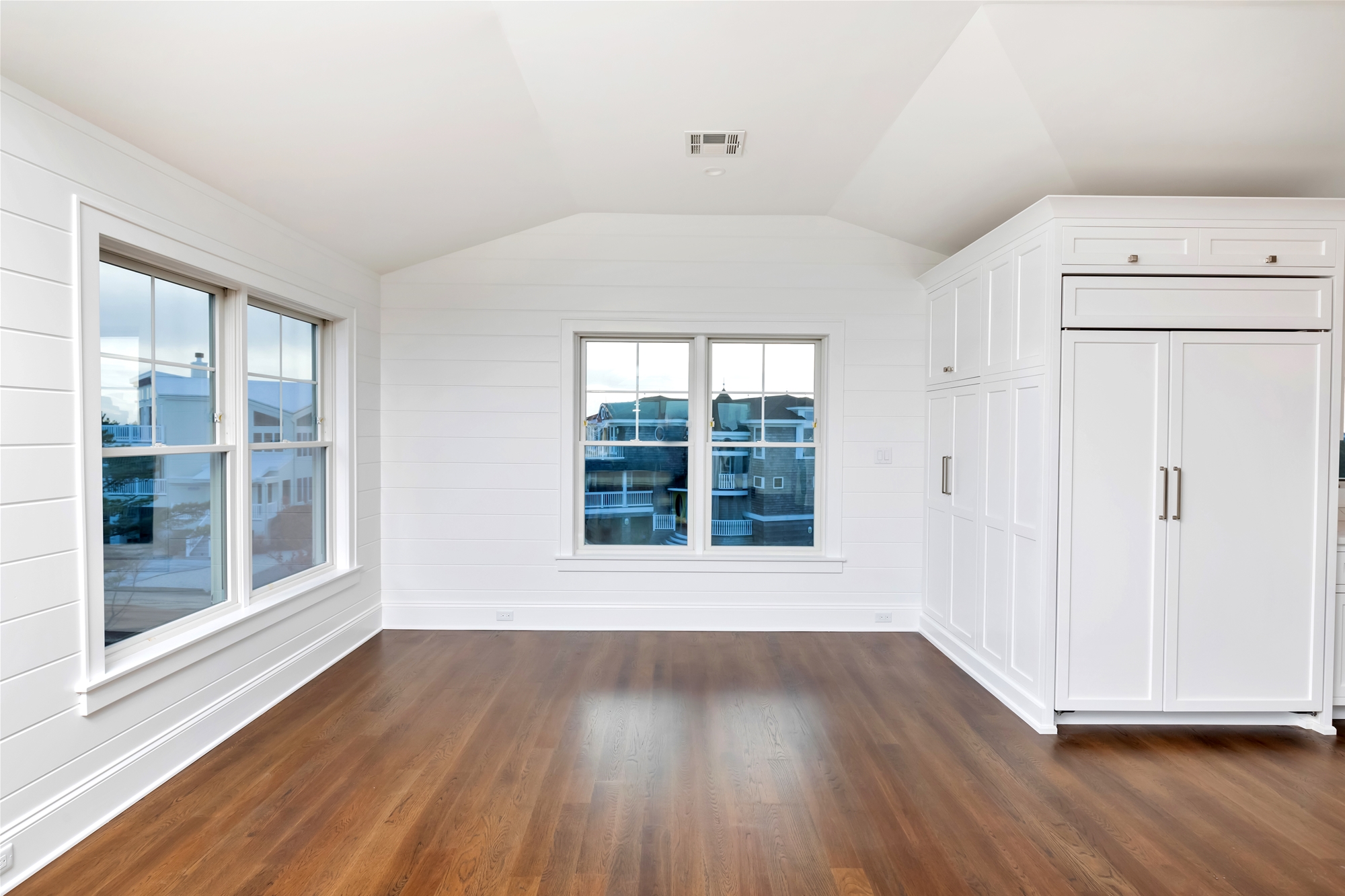 157-C Long Beach Blvd.