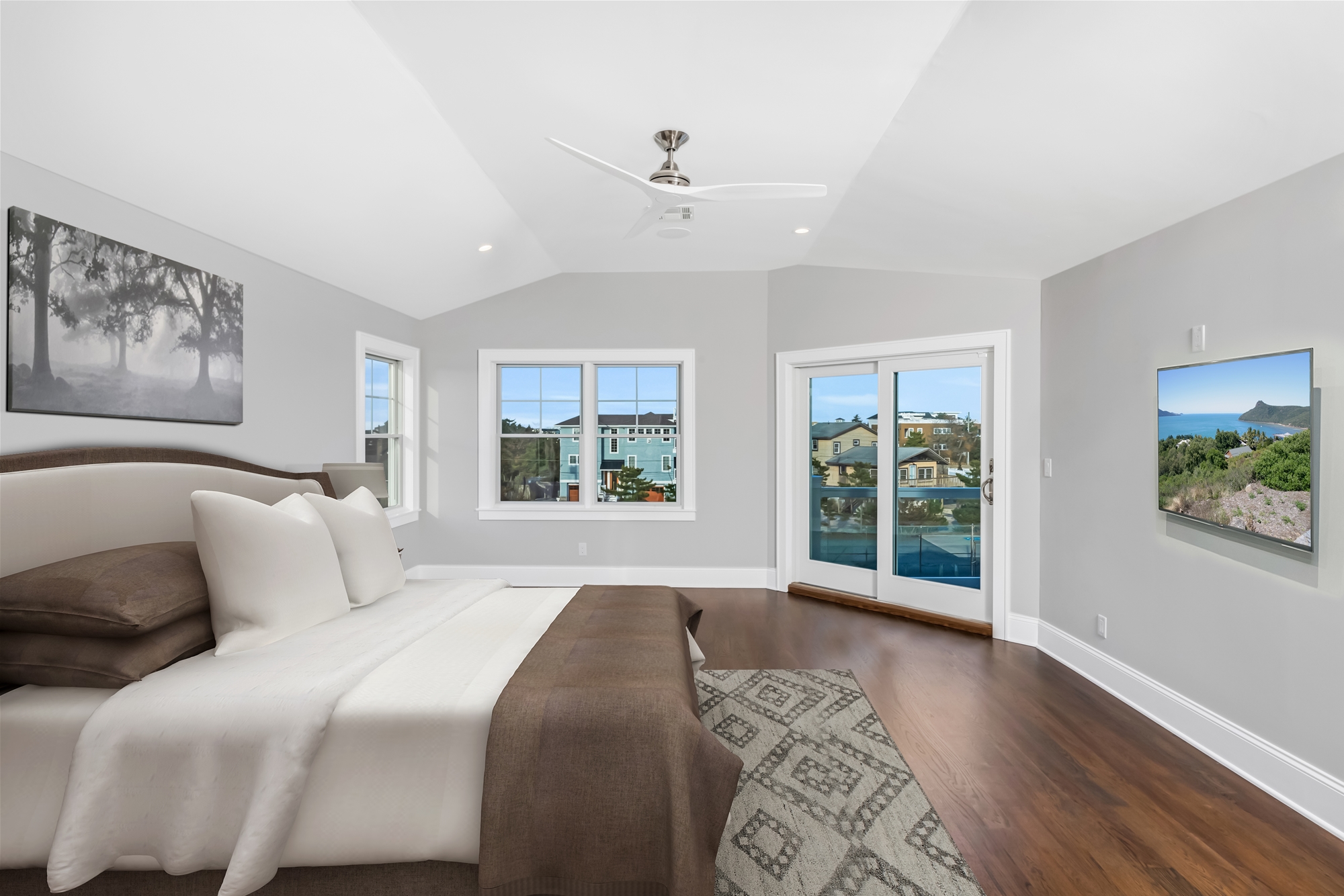 157-C Long Beach Blvd.