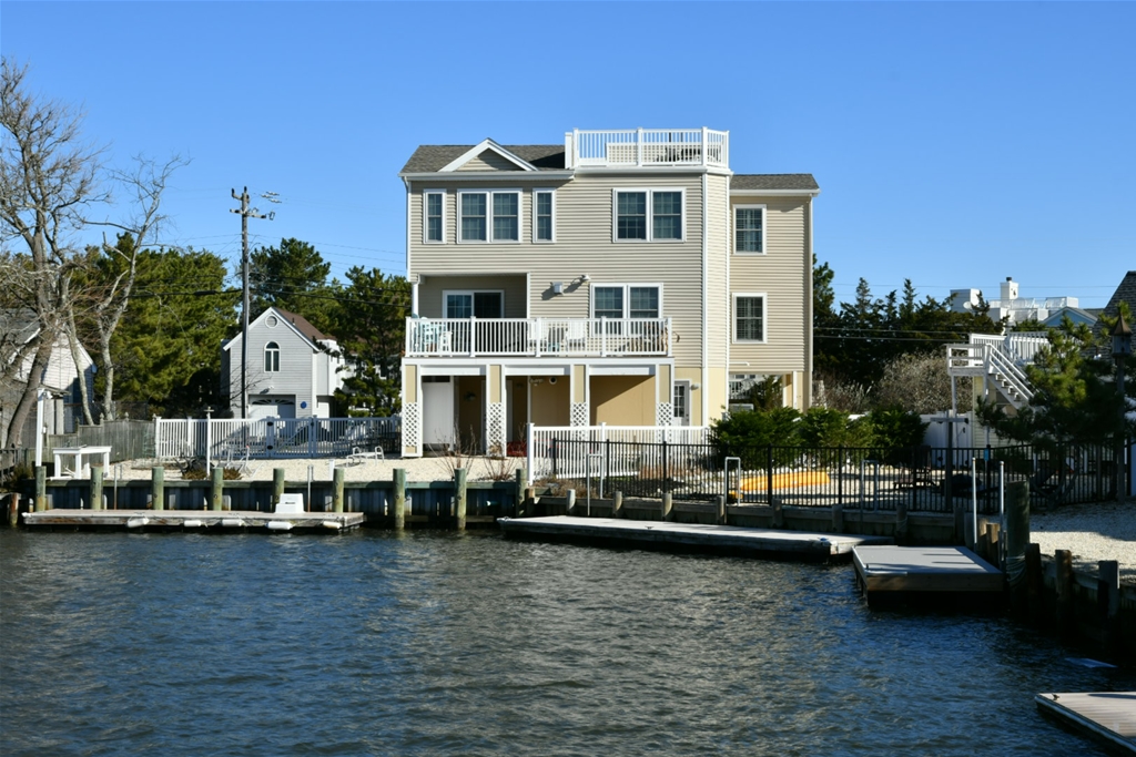 6 Arnold Blvd.