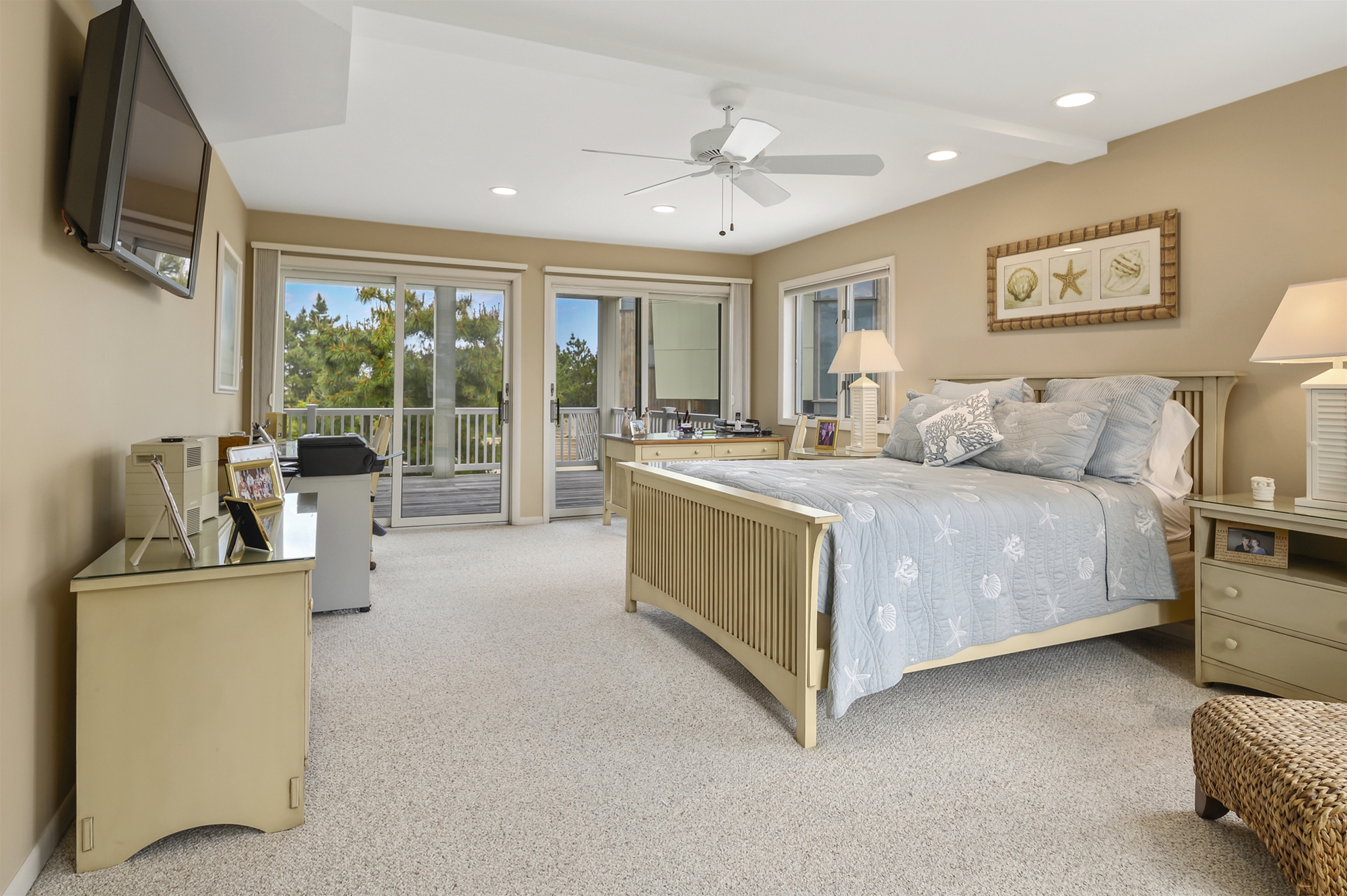 155-D Long Beach Blvd.