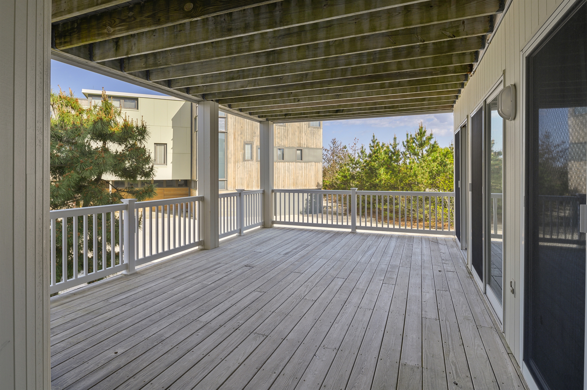 155-D Long Beach Blvd.