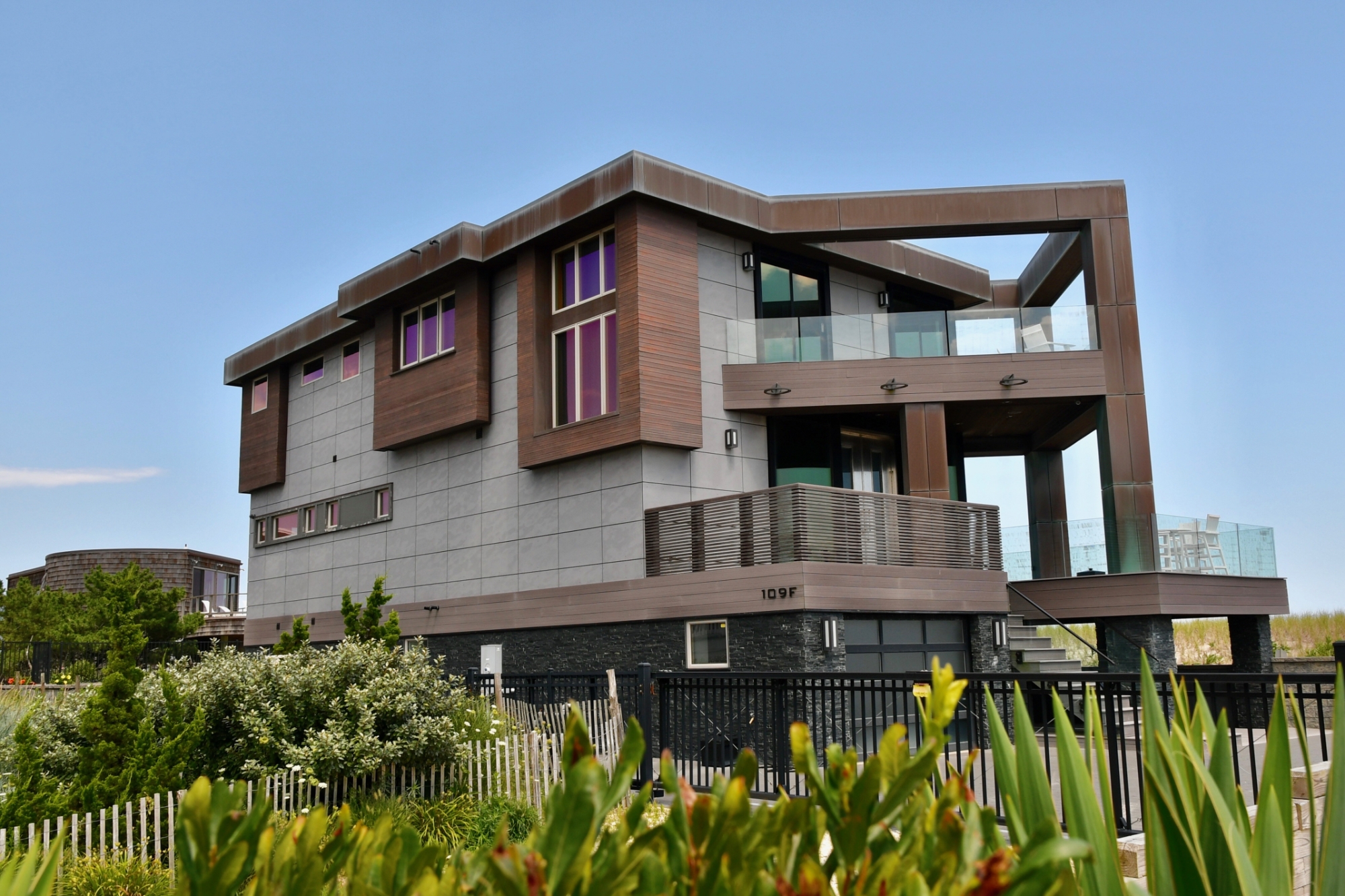 Oceanfront with Incredible Views