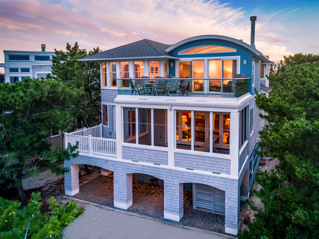 2111 Seaview Ave.