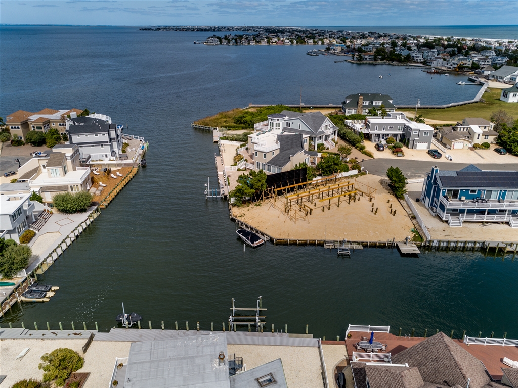 22 Warwick Ave., Harvey Cedars NJ Joy Luedtke Real Estate, LLC