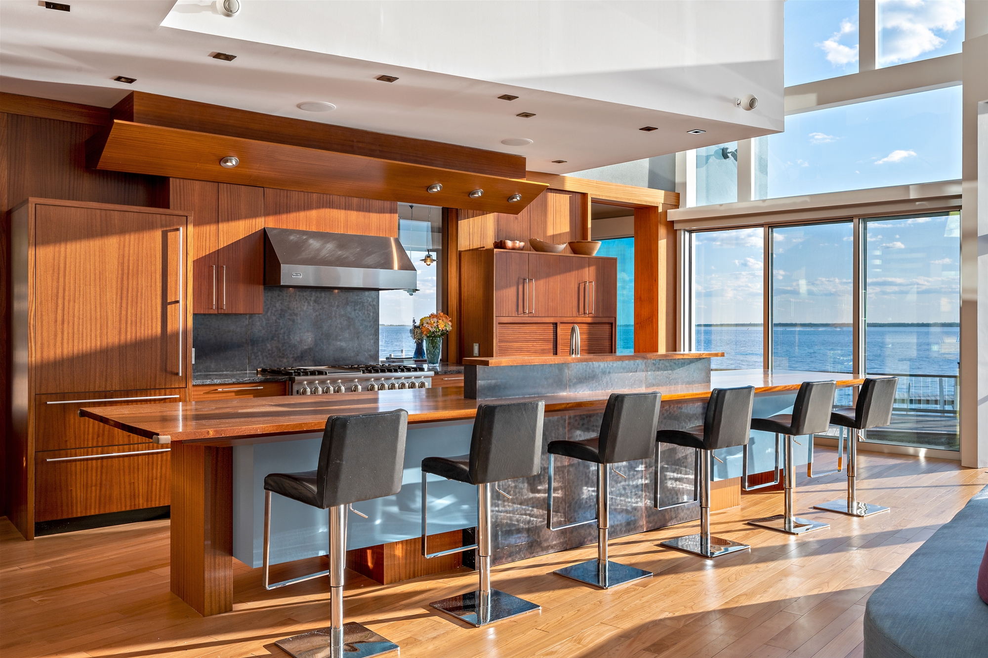 Kitchen with island bar