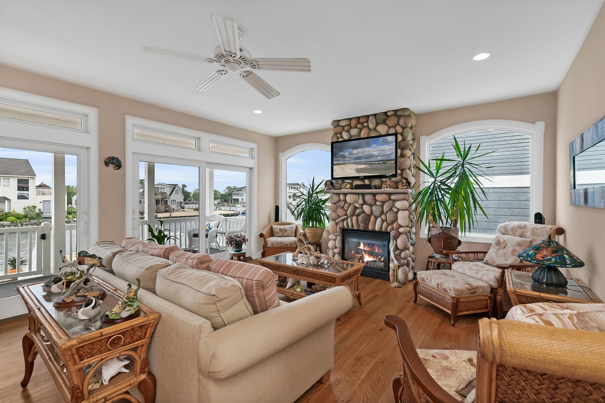 Living Space w View of Deck/Lagoon