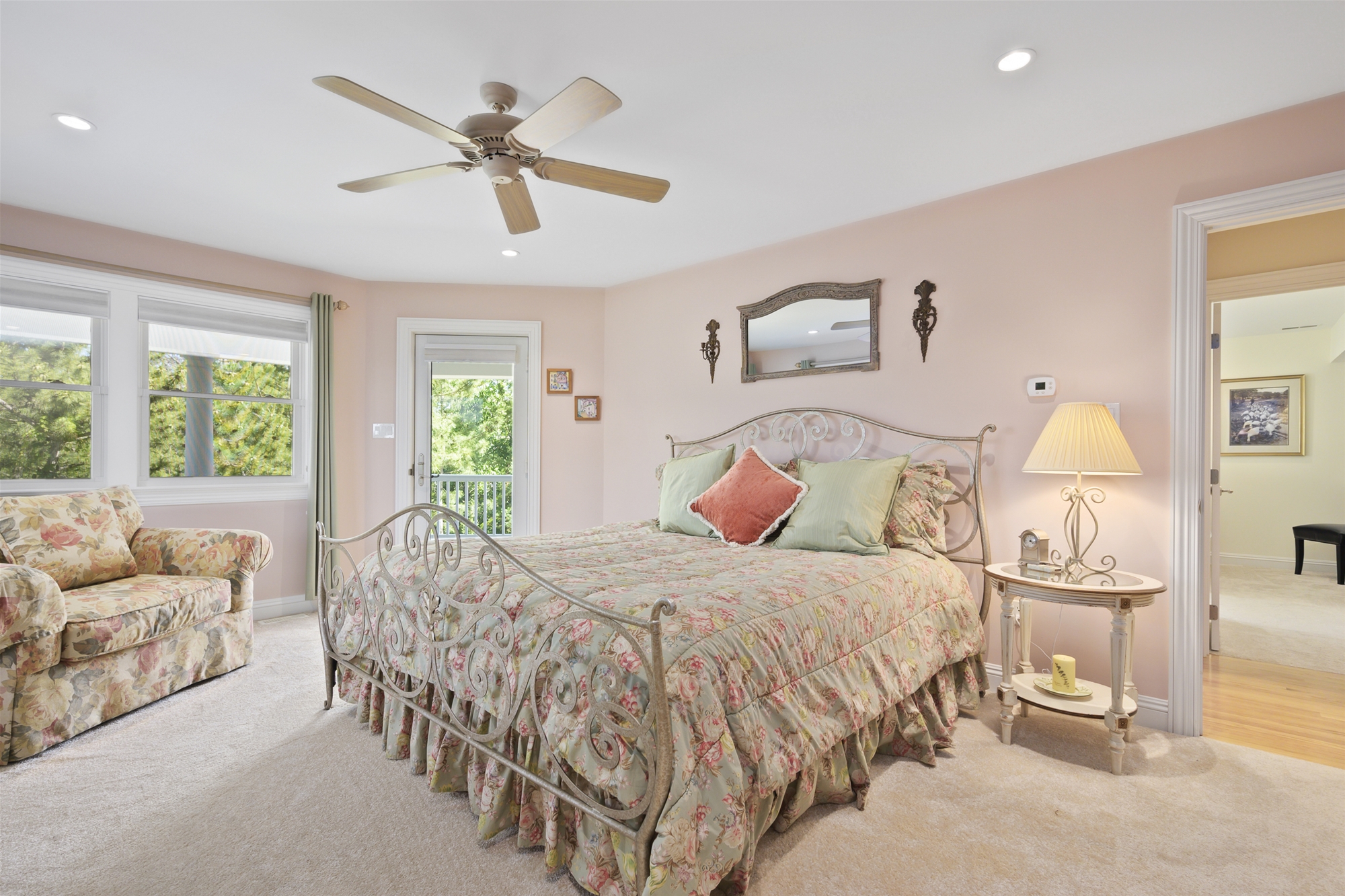 Bright & Light Bedroom 