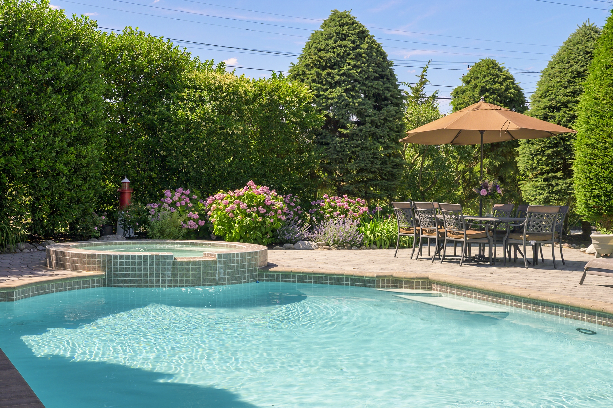 Delightful Private Pool Setting