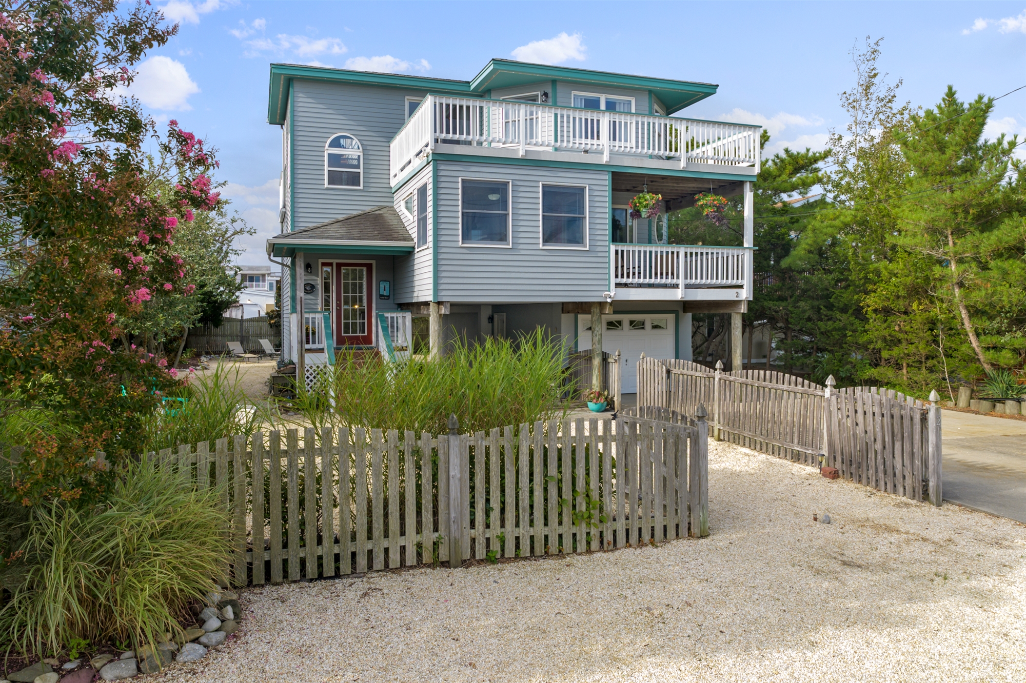 Welcoming Fenced in Yard