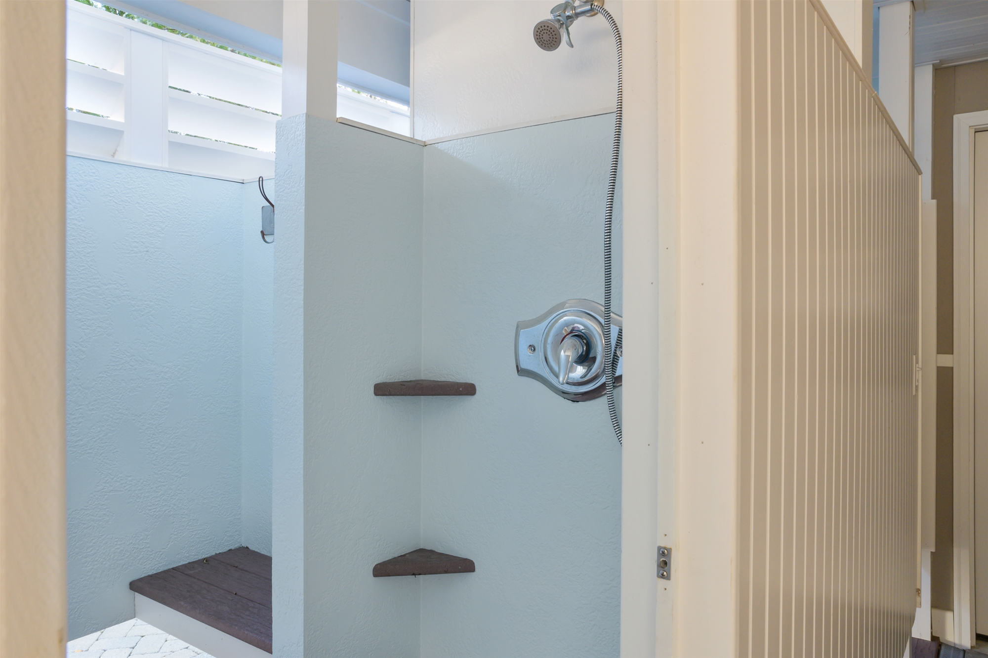 Details Outdoor Shower