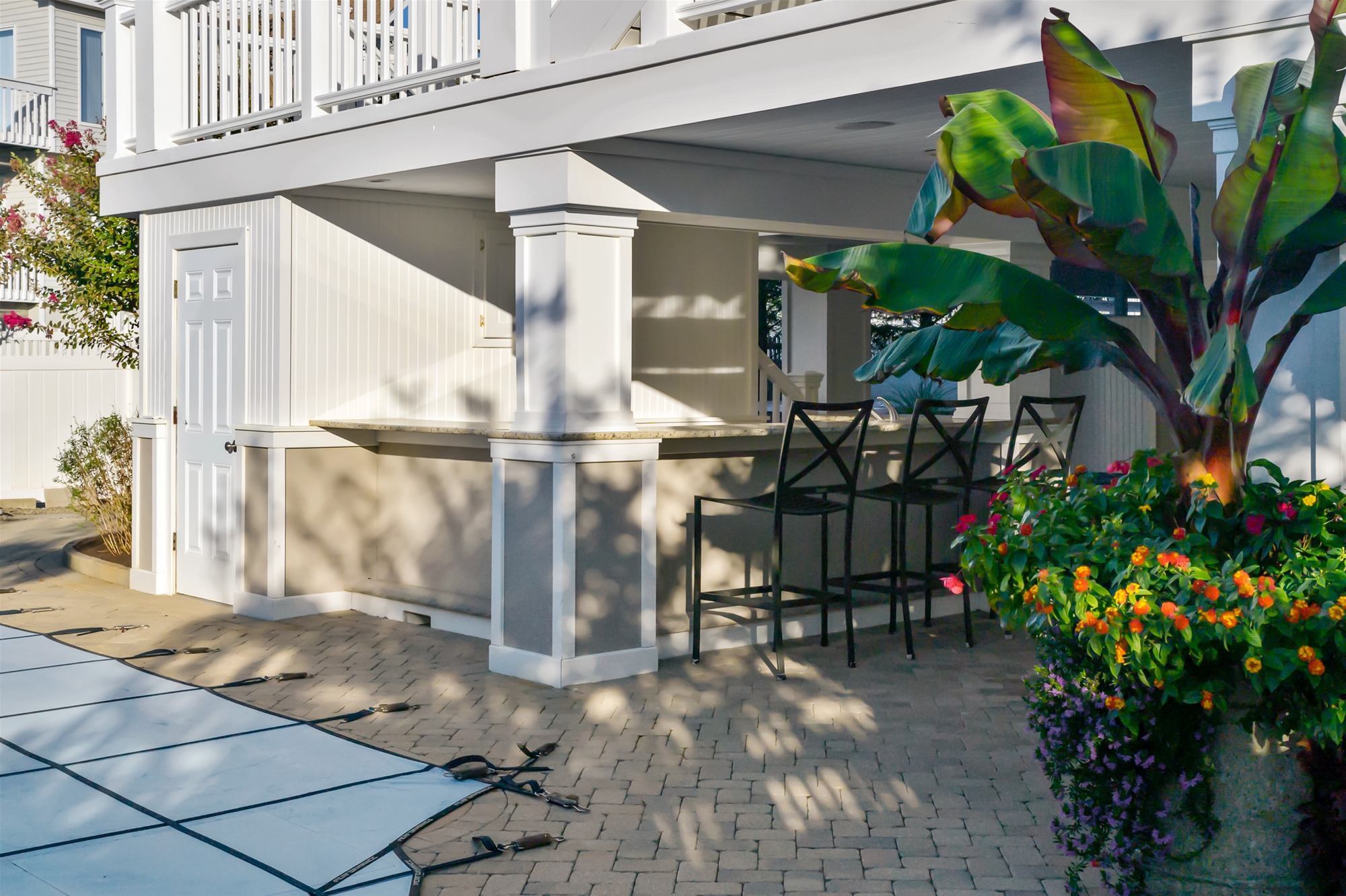 Outdoor Granite-top Bar