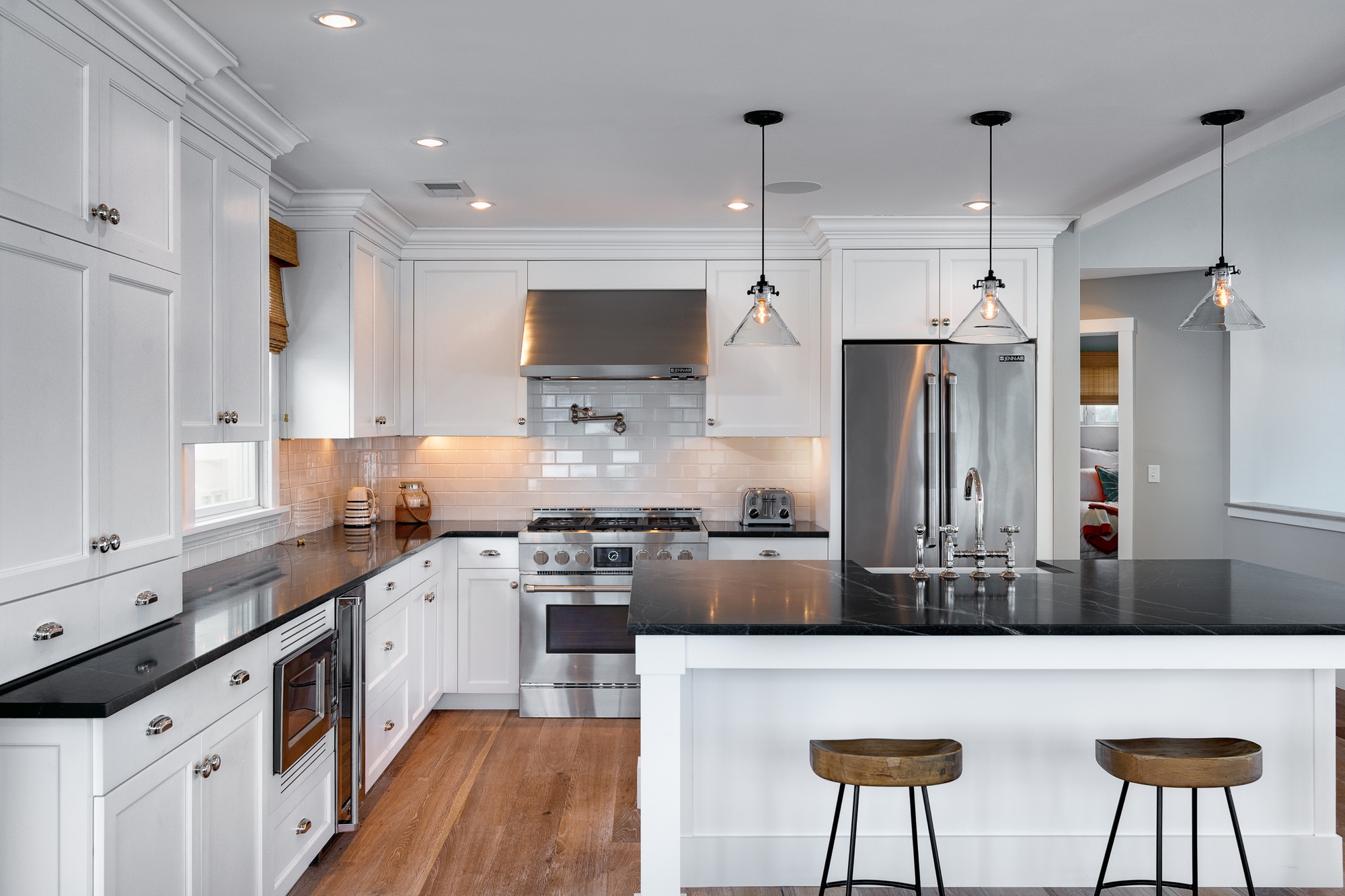 Open Kitchen with Breakfast Seating