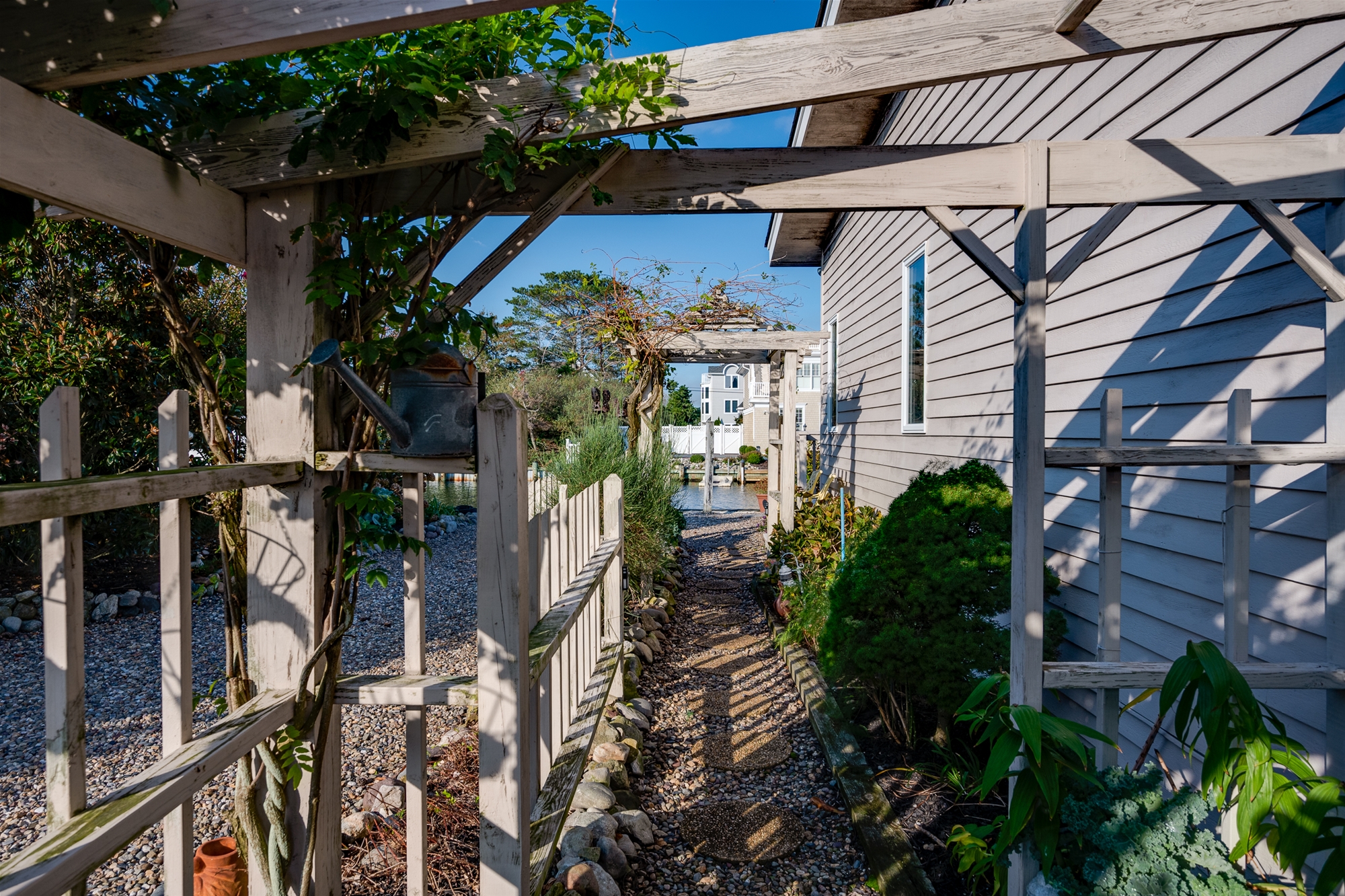Entrance to Lagoonfront Living