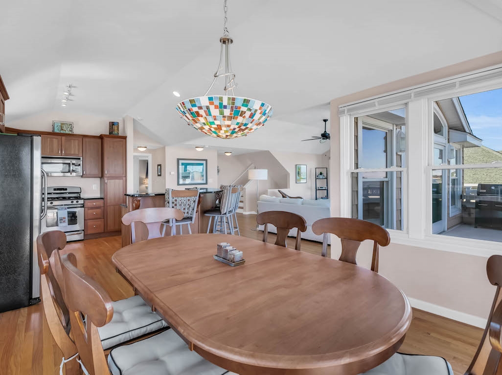 Dining Area / Kitchen