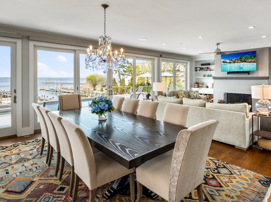 Dining & Living Area