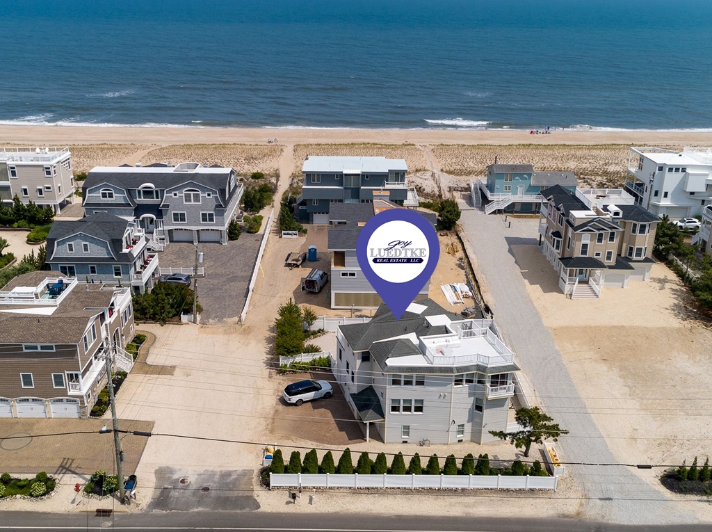 Oceanside Oasis - Joy Luedtke Real Estate